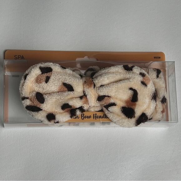 Spa Solutions Animal Print  Microfiber  Plush Spa Style Bow Elastic  Headband - Picture 4 of 8